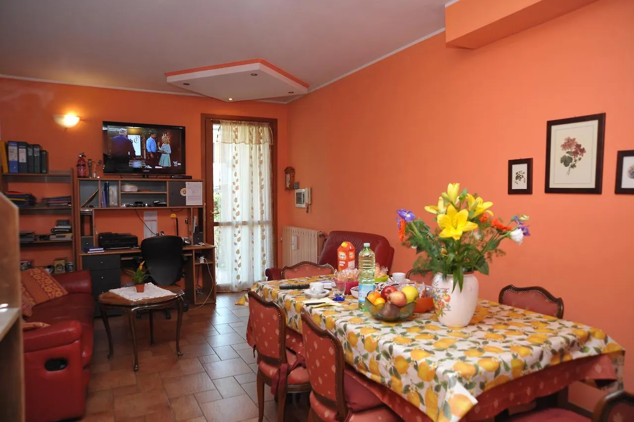 B B Green Bed & Breakfast Pero Italy