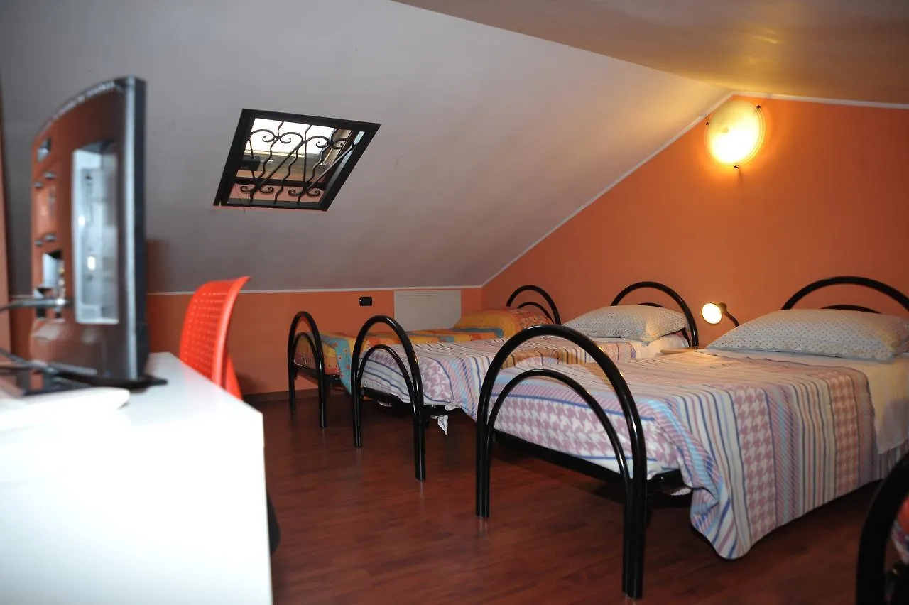 B B Green Bed & Breakfast Pero 0*,  Italy